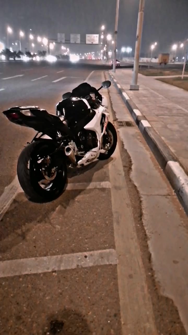 دراجة Gsxr موديل 2014
حجم المكينة 1000cc

وارد امريكي

الدراجة عليهه تهبيطه امامي وخلفي

والدراجة مبرمجة

كفالة عامة من كير ومكينه وضفيرة

ملاحضات جداً جداً بسيطه بالكفرات

دهن موتل

مكان الدراجة البصرة

ممشه الدراجة ٢٣ الف كيلو متر

 السعر ٧٢ للراغب بالشراء اتواصل وياي وبرسم الخدمة
***********
