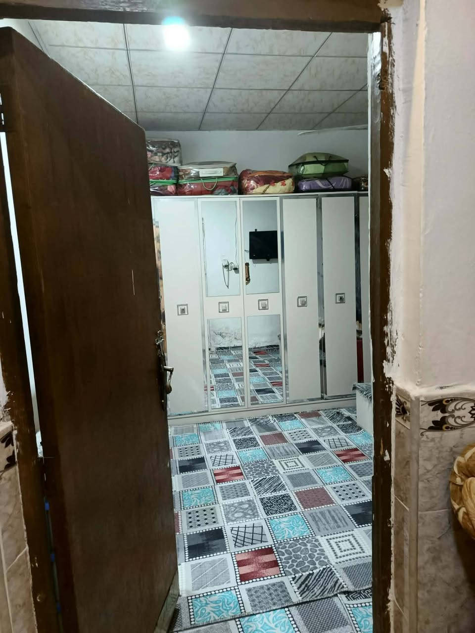 السلام عليكم 
بيت 150م زراعي سند 25 اقرار محكمة في منطقة ال بندر فرع الحولي جسر عبدالله عويز 
يتكون البيت من غرفتين وصالة وستقبال ومطبخ وصحيات داخليه وخارجيه وطارمه البناء طابوك والسقف عكاده ارضية كاشي أي ستفسار خاص

السعر 37


**إذا كنت صاحب هذا الإعلان وتريد حذفه لأي سبب، رجاءا أرسل رسالة إلى الدعم الفني**