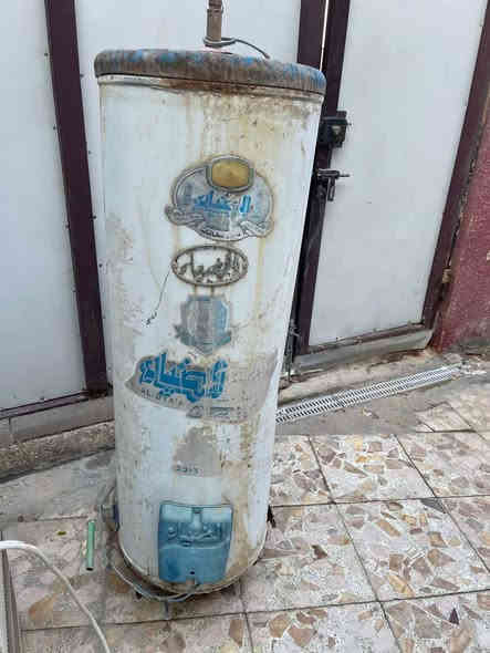 الاغراض للبيع المكان مشخاب
المكيف سعره ١٠٠ شغال ٢ طن 
الطباخ شغال حتى الفرن سعره ٤٠ 
السخان شغال هيتر جديد سعره ٤٥

للأستفسار اتصل ‏‪0782 780 9703‬‏
