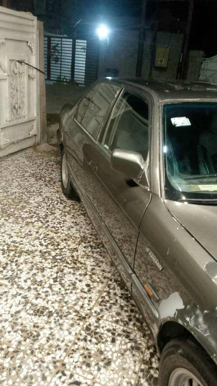 سلام عليكم بي ام ٧٠٠ كير عادي موديل ٩٠ كير مكينه خير من الله تبريد شغال حداديه جديده لبيع ٣٨ وبيه مجال مكاني بغداد ***********
