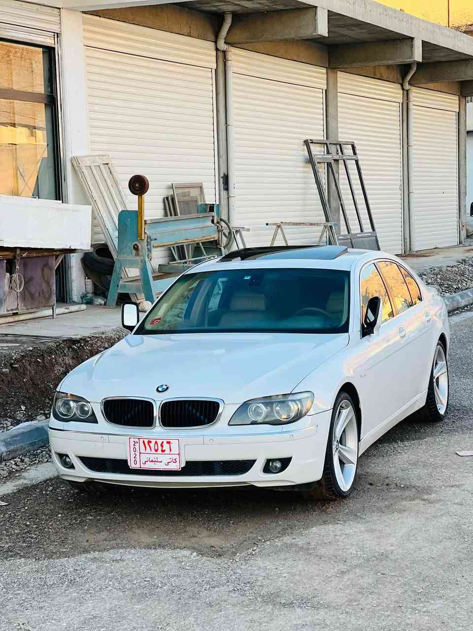 بەناوی خوای گەورەو مهیرەبان 
  BMW Wat Wat 2008 740 i V8 
مواسەفاتەکانی 
١ سلاید 
٢ کوشن جڵد 
٣ چوار دەرگە شەفت 
٤ کوشن سارد و گەرم 
٥ پێنچ پەردە 
٦ ئاوینەکانی ئەخەویت 
٧ سێ مۆدی لێخوڕیمی هەیە 
٨ چوار جام ئۆتۆ 
 فول فول مواسەفاتی تر 
کیڕو مەکینەی بەشەرت 
سەیارەکە لۆک لۆکە لەسەر دەقی شەریکە ماوەتەوە 140000 ڕۆیشتوە 
سەیارەکە دوبەیە 
بۆیاخی ئیراقی نیە  
١ پارچەی ئەورپای پیوەیە  
سەیارەکە مالی دۆستە 
0750 189 0736
 نرخی :105 گەڵا مەجال رانية, السليمانية
