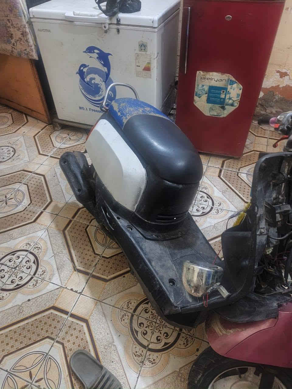 بوليس للبيع مثل ماموضح بصوره راسليني وفهمك تفاصيل اكثر سعر 250وبيه مجال عنوان محموديه رقم ***********
