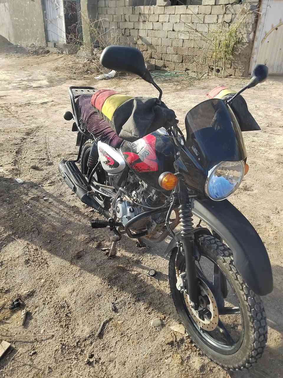 سلام عليكم دراجه بوكسر للبيع موديل 2020 أوراق مكفولة كفاله عامه من شاصي و مكينه وكهربائيات كله شغاله مكاني الكوت لبدريه قرب سيطره البسروكية أستفسار *********** تخم تاير
