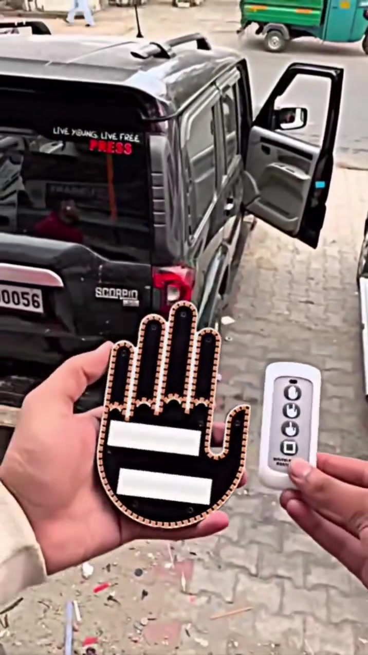 ✨ نشرة الإضاءة الذكية بإشارة اليد… خلّي طريقك أوضح وأمانك أعلى!

🚗💡 صممت خصيصًا للسائقين اللي يحبون يكونون مميزين ويضيفون لمسة أمان إضافية أثناء القيادة.

إضاءة LED قوية وواضحة حتى من مسافة بعيدة، ومع ريموت يتحكم بالإشارة بضغطة زر!

تعطيك قدرة تنبيه السائقين اللي وراك بشكل حضاري ولطيف… سواء قف – انتبه – شكراً أو غيرها.

تركيبها سهل جدًا وتشتغل بالبطاريات بدون أي أسلاك أو تعقيد.

مثالية للسيارات والدراجات والسكوترات وخاصة في الليل.

خلي قيادتك أمان + ستايل ✨

جرّبها وحتشوف الفرق فورًا! 🔥 #اكسبلور #اكسبلور_فولو #شعب_الصيني_ماله_حل #سيارة


**إذا كنت صاحب هذا الإعلان وتريد حذفه لأي سبب، رجاءا أرسل رسالة إلى الدعم الفني**