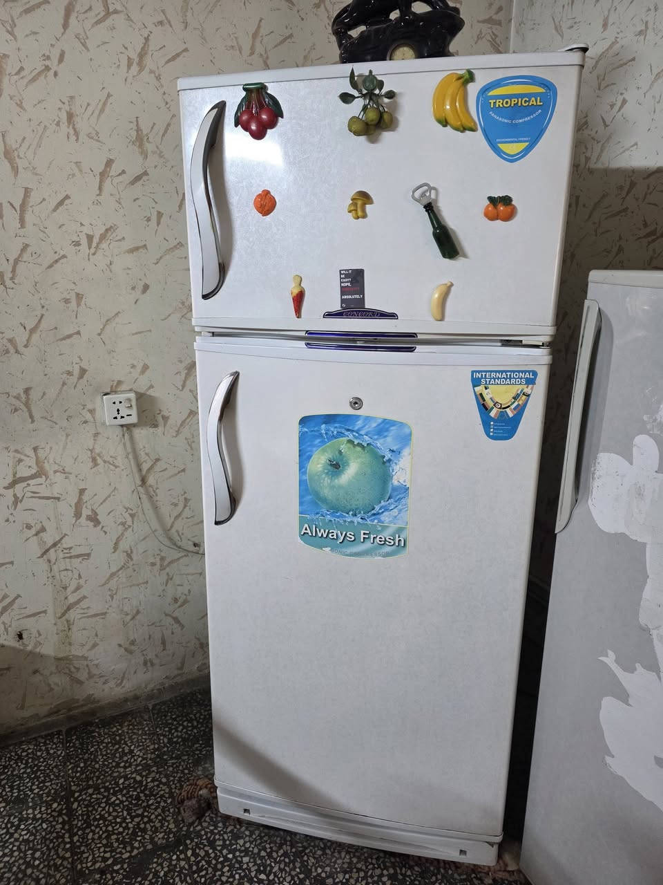 الثلاجة سعرها 175 الف
المجمدة سعرها 190 الف 
مكاني بغداد العامرية 
***********
