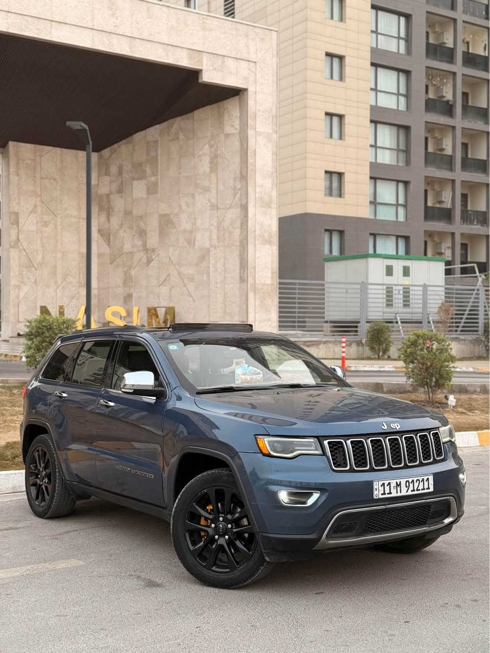 مكلفه بالنشر 
 (لمتد )كامل مواصفات
✨ موديل: 2019 
✨ فئة: Limited (لمتدد بلص)
✨ رقم بغداد بسمي تحويل ثاني يوم 
ماشيه 90الف ميل
💎 المواصفات الكاملة:
✔️ محرك 6 سلندر 3600
✔️ دبل (دفع رباعي)
✔️ فتحة سقف بانوراما
✔️ جلد فاخر وكالة
✔️ شاشة كبيرة 3 + نظام ملاحة
✔️ كاميرا خلفية + حساسات أمامي وخلفي توقف ذاتي
✔️ تشغيل بصمة (دخول وتشغيل بدون مفتاح)
✔️ ريموت ستارت (تشغيل عن بعد)
✔️ مقاعد كهرباء + تسخين مقاعد
✔️ مثبت سرعة
✔️ تخم تاير جديد
✔️ إنارة LED نهارية
✔️ نظام ثبات إلكتروني
🚗 السيارة استخدام شخصي، نظافة عالية جداً، فحص كامل.
🔥 ما تحتاج صرف نهائياً – عليها ادامه كامله.
💰 السعر 215وبيه مجال
الحادث بنيد فقط 
📞 للحجز والاستفسار:
*********** بغداد, العراق
