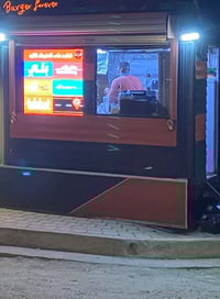 مطعم متنقل للبيع في زيونة مطعم متنقل ثابت في مكانه صارله فترة كبيرة جد...