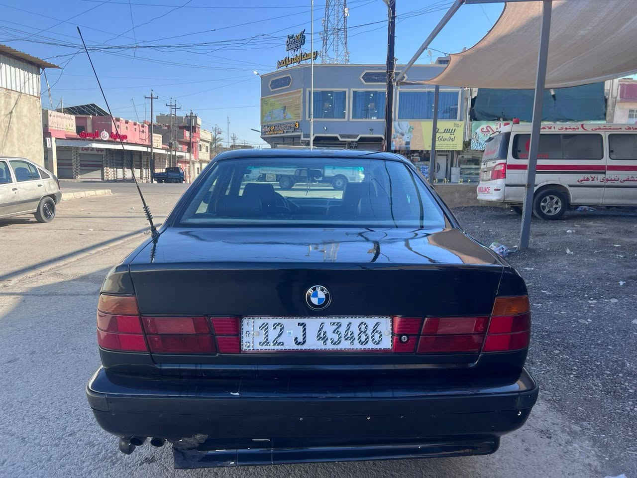 السلام عليكم
للبيع سياره bmw موديل 1991 حجم 520i وارد الماني بجم عريض فول كير عادي محرك كير تبريد صدر امامي خلفي كلو جديد رقم جديد كابون بسمي السياره شرط تراي سياره جاهزه شرط التحويل مكاني موصل
السعر 55$ بيها مجال 
للستفسار 
***********
***********
