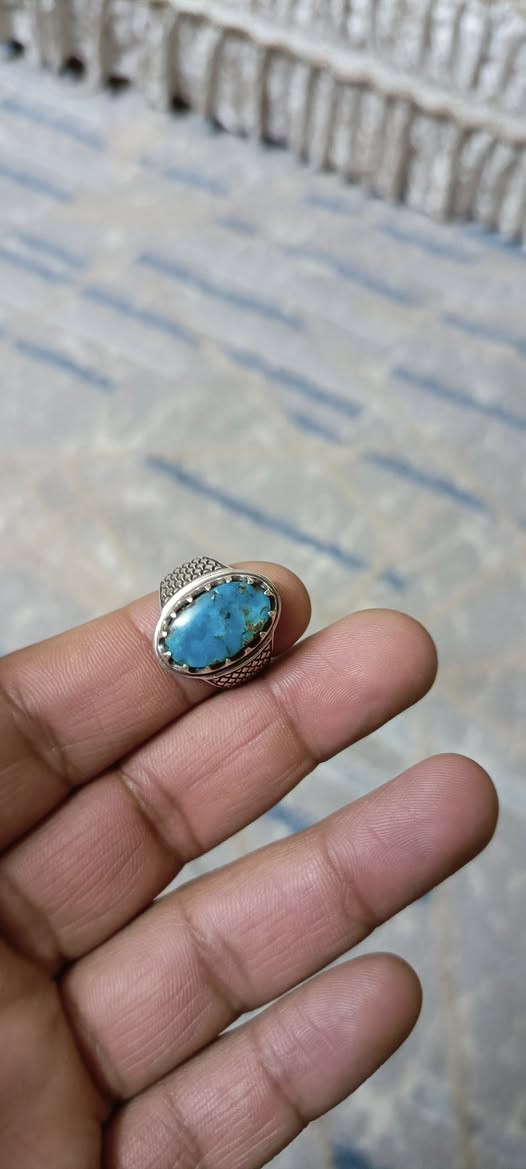 السلام عليكم 
مجموعة محابس للبيع تريد عل لغرام تريد شلعه وحده 
وعندي احجار هم للبيع بيهم بل 50 قطعه أكثر
عنوان نجف 
*********** واتساب
