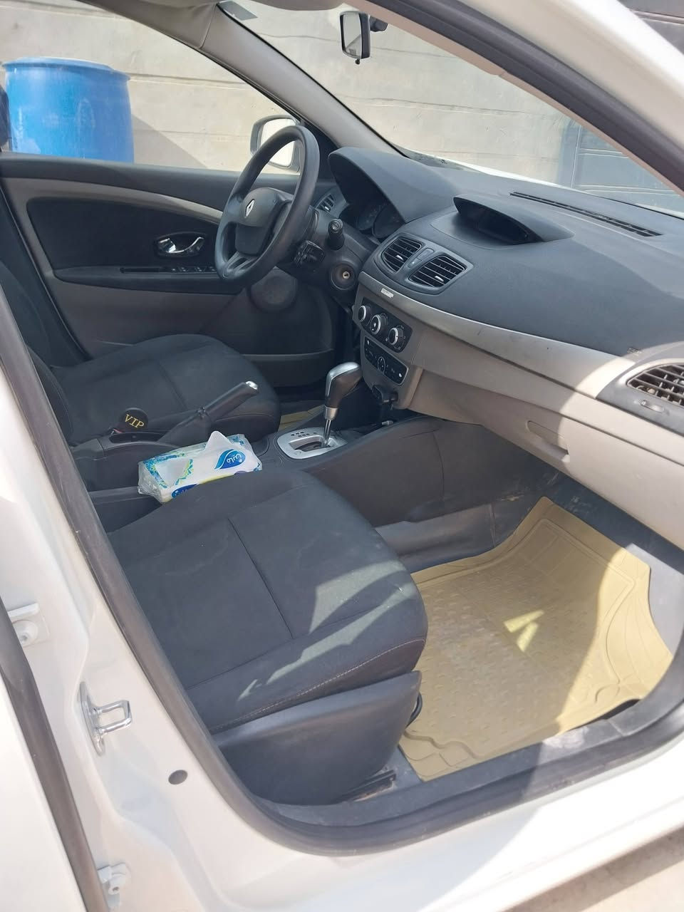 السلام عليكم رينو فلونس 2013 سنويه ل2028 رقم بابل بيه قطعتين صبغ العنوان بابل السعر 50 
*********** وبيه مجال
