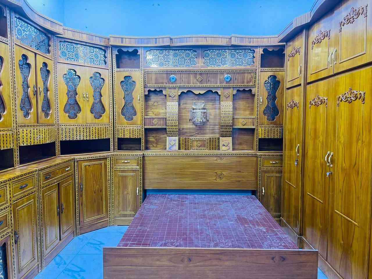 يوجد غرفه نوم صاج عراقي شرط احطاطه بلوك ١٨ اربعينيه قطعتين نضافه فول السعر مليون و٢٥٠ وبي مجال بسيط للاستفسار الاتصال ***********
