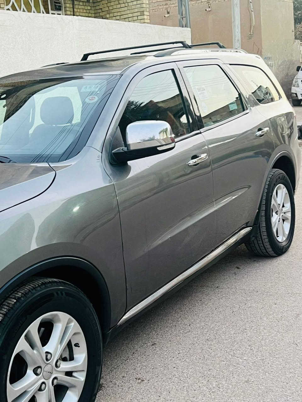 يالله اللهم صل على محمد وآل محمد
مستعجل مستعجل 
دورنكو 2011 فول لفول 
محرك 3600 
السياره جاهزه الأخير 
الاتصال ***********
السعر 157 بيه مجال قليل
