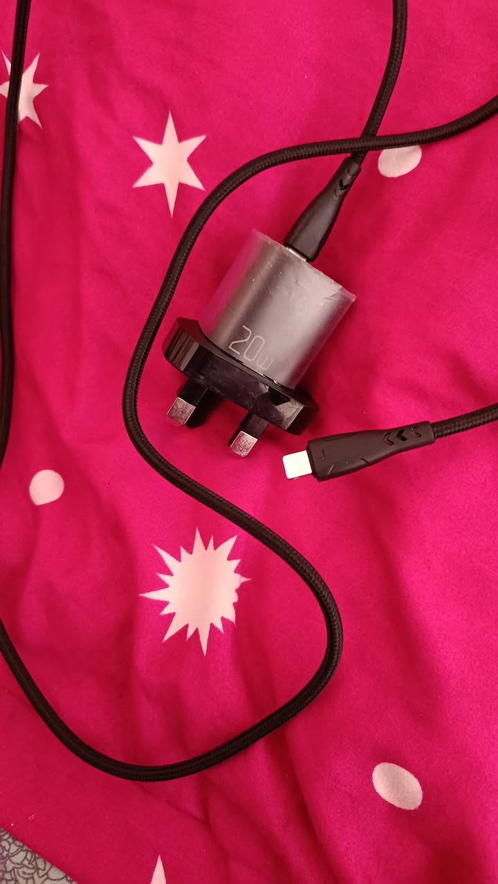 للبيع شاحنه مال ايفون للبيع  مستخدم سبوع


**إذا كنت صاحب هذا الإعلان وتريد حذفه لأي سبب، رجاءا أرسل رسالة إلى الدعم الفني**