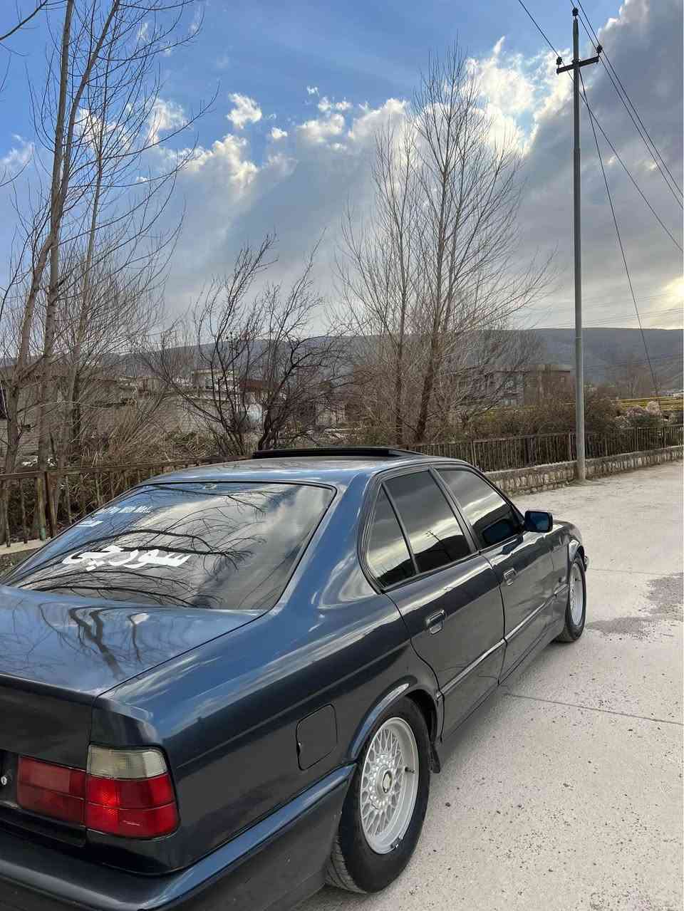 بيئم ئه وروپي بؤ فرؤشتن 
مؤديل ١٩٩٥ فول فول مةكينة ٥٢٥ي  تؤماتيك ده حامي لؤ دةحامي بةشةرت بي ليدران  
مه نفيست ئيبراهيم خةليل سحری 48 مةجاليكي برايانة 
شوين سؤران ***********
ڤايبةر و وه تس ئةپيشي لةسةرة أربيل, العراق
