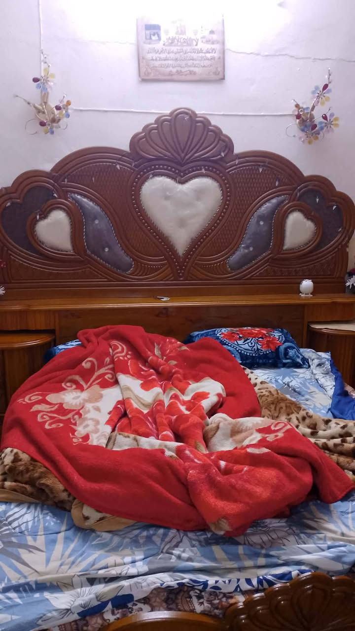 @إشارة غرفه نوم السعر 850 وبيها مجال موصل وادي حجر وماتور عالشحن 450 وبي مجال النظافه مالته 95% وما ابي اي عطل تواصل خاص


**إذا كنت صاحب هذا الإعلان وتريد حذفه لأي سبب، رجاءا أرسل رسالة إلى الدعم الفني**