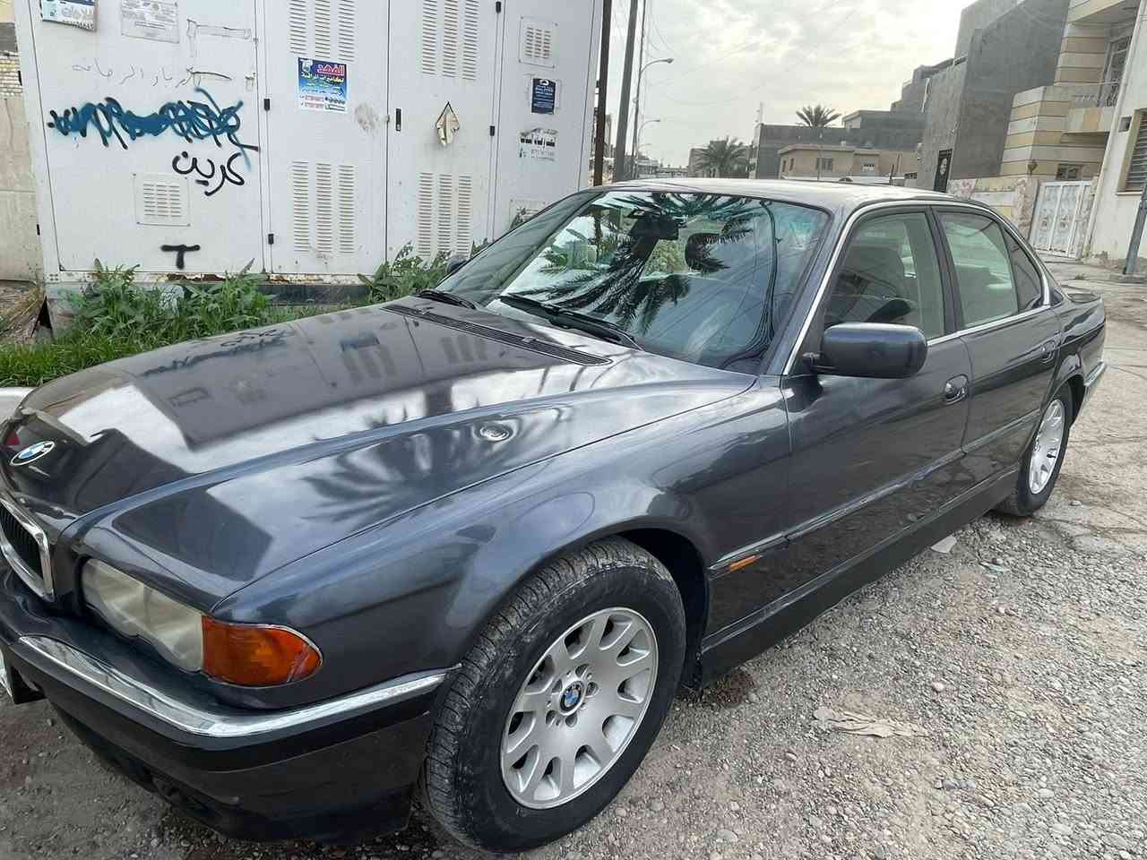 السلام عليكم
خفاش 740 اصل 728موديل 1999 محدث 2000 

نضيفه لوك 

رقم بغداد 

تبريد ثلج 

صدر خلفي امامي جديد

تخم تاير جديد

غرفه جديده

سياره كامله مناقصها شي 

السعر 75 ورقه

غير متواجد فيس 

واتساب متوفر

***********
