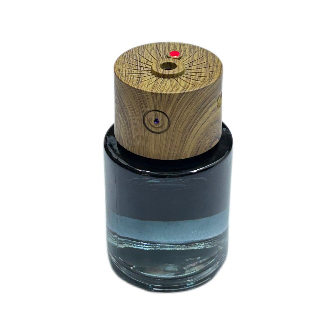 جهاز تعطير ذكي

يعمل بتقنية الرش الضبابي لتوزيع العطر بكفاءة
ويجمع بين الأناقة والابتكار لتوفير تجربة استخدام عملية وراقية

يتميز بثلاثة أوضاع تشغيل:
وضع الرش القوي (ضوء أزرق): يرش العطر كل 30 ثانية لمدة ثانية واحدة.

وضع الرش الخفيف (ضوء أخضر): يرش كل 15 دقيقة لمدة ثانية واحدة.

الوضع المستمر (ضوء بنفسجي): رش متواصل لإزالة الروائح الكريهة بسرعة (يُستخدم عند الحاجة فقط).

يتم تفعيل الجهاز تلقائيًا عند اهتزاز السيارة، ويدخل في وضع الاستعداد بعد 15 دقيقة من السكون.

يحتوي على بطارية قابلة لإعادة الشحن تُظهر حالة الشحن بألوان مختلفة

وعند انخفاض البطارية لأقل من 10% تومض الإضاءة

وتُغلق تلقائيًا إذا انخفضت لأقل من 3%.

الطاقة: 1.5 واط

سعة البطارية: 200mAh

مدة التشغيل لكل شحنة: تعتمد على الوضع المستخدم

الجهد: 5V = 1A

السعة: 140 مل

الرائحة: تركيبة فرنسية من العطور والزيوت النباتية

الابعاد : الطول 6cm ' العرض 6cm ‘ الارتفاع 10cm
السعر ٢٠مع توصيل 
رقم الوتساب ***********
