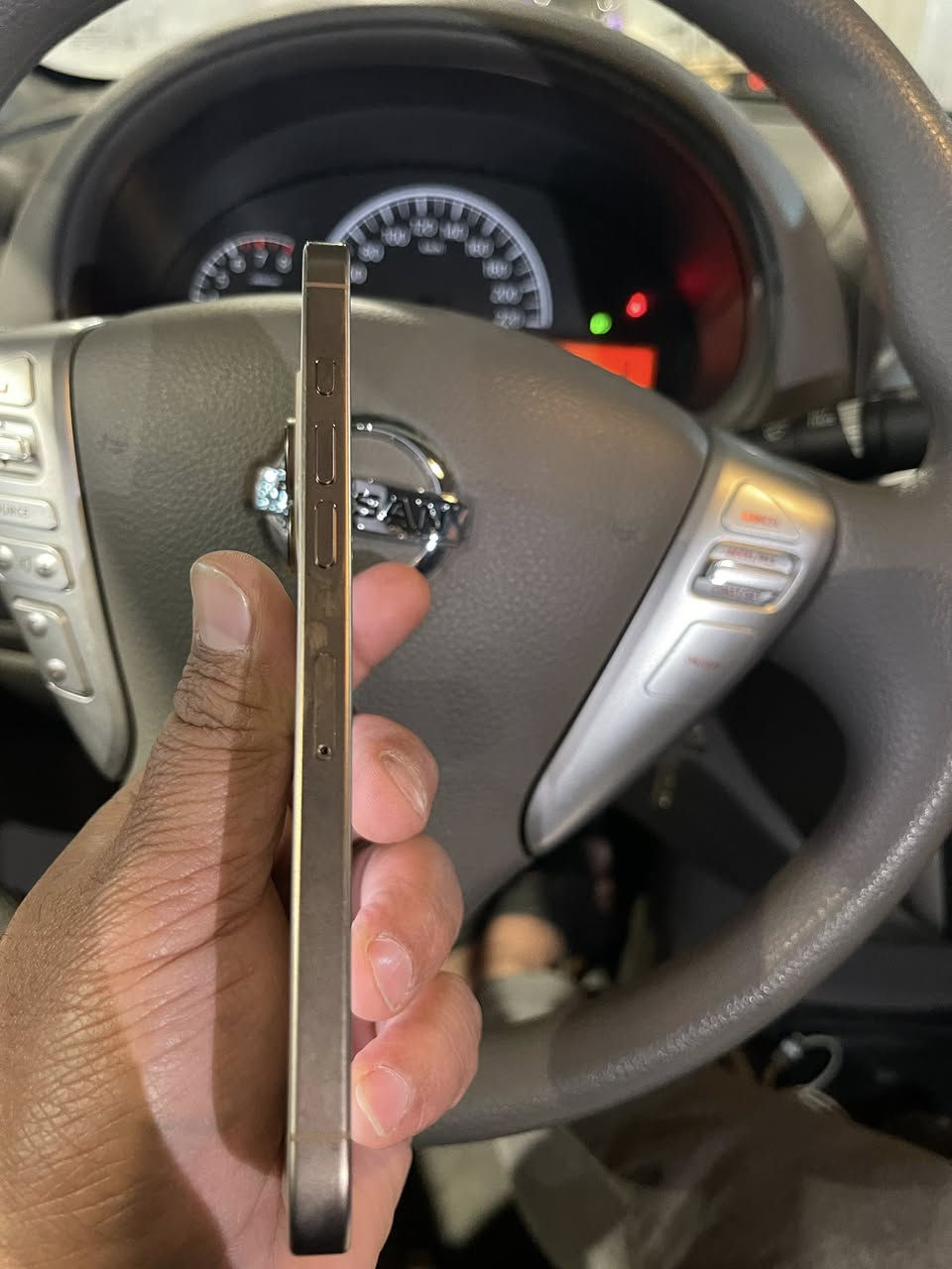 السلام عليكم جهاز 16 برو ماكس لون مميز خيال مال زلغ مابي بطاريه 100 كارتونه مطابقه نضافه100/100 ذاكره 256 الجهاز دبل شريحه اعتبره فاتحه من الكارتونه مكاني بغداد العطيفيه
السعر1450 وبي مجال قليل 
***********
