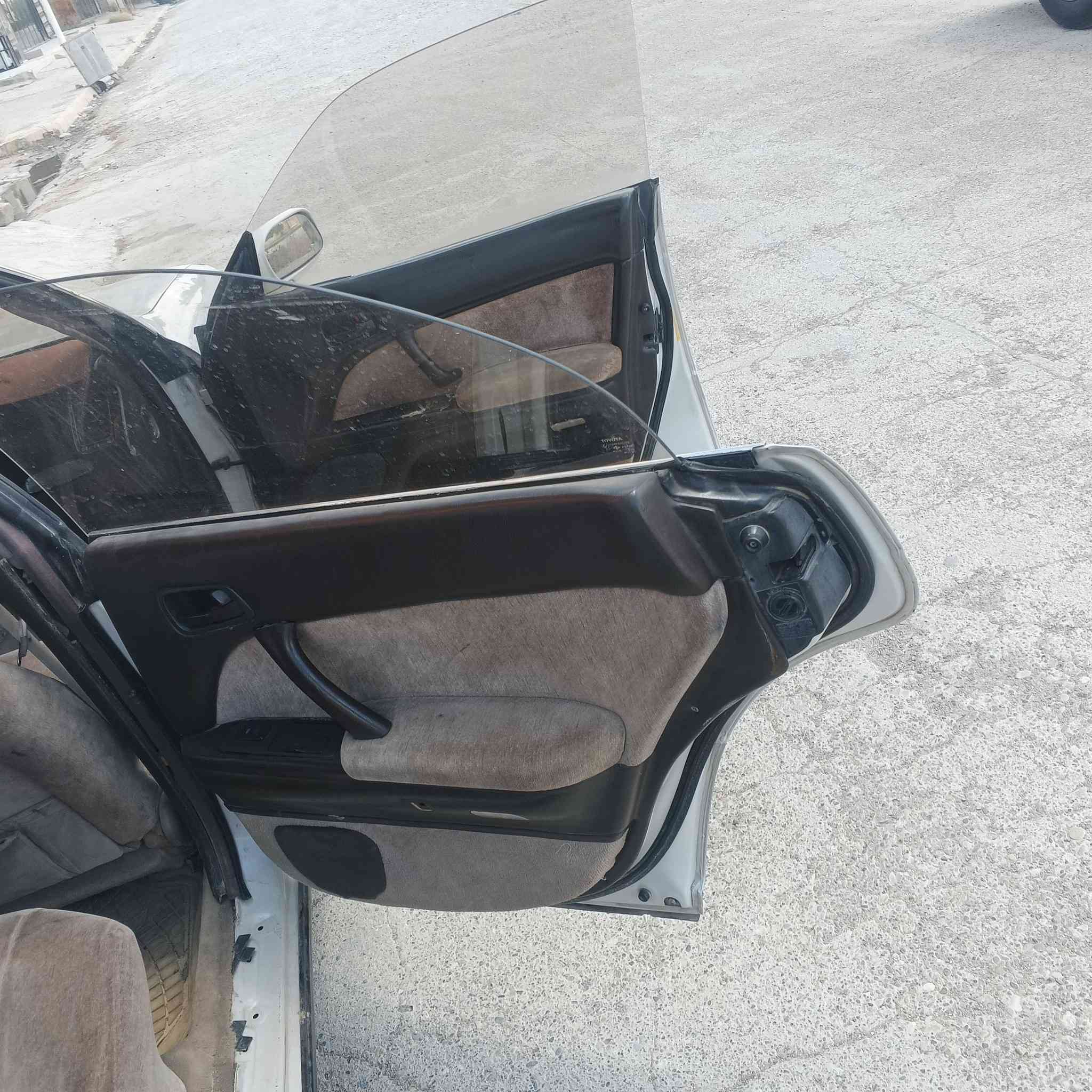 سلام عليكم سيارة بطه موديل 93رقم انكليزي سنويه 2030بي بطاقة بانزين بدون صبغ 4تايرات جديد بطاريه جديد كهربائيات شغال بس تبريد ما يشتغل يرادله ترتيب اذا اكو مراوس ويه كيه حمل سعر سيارة 50 وبي مجال مكان سيارة كركوك حي العسكري تحويل ثاني يوم ويرهم اراوس كيه وانطي فرق رقم الهاتف ***********
