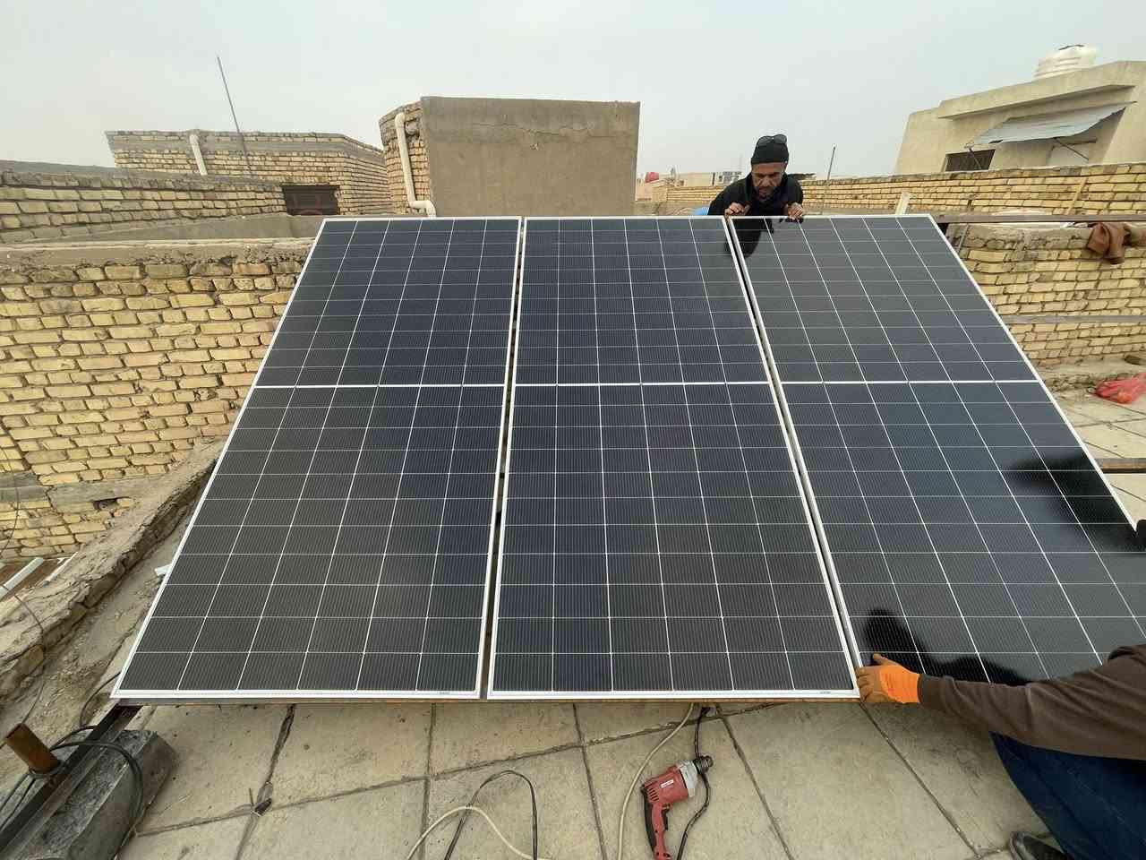 تم بحمد الله إنجاز تنصيب منظومة طاقة شمسية جديدة في مدينة الناصرية وفق المواصفات الفنية المعتمدة،
للاستفسار مراسلة الصفحة او الاتصال 
***********
#مكتب_الساير_للطاقة_الشمسية
