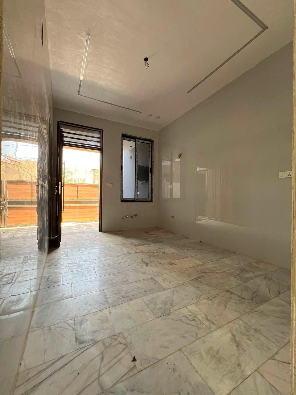🏗️🧱دار #زيـــــــــرو للبيــــــــــع 
فـٓــــي حـــــــي الامـــــــام قــــــرب شـــــــارع الضغـــــــط
تبليــٰـــــط ومجــــــاري 
_________________
المساحــــــة // 150م #طابــــو #مــــلك #صــــرف 
الواجهــــــــــة // 7.5م 
النــــــــــــــــزال // 20م
_________________

🏗️🧱#الطابـــــــــــــق #الأرضـــــــــــي
غرفـــــــــــة وصالــــــــــة وهـــــــــــول ومطبـــــــخ ومجمــــــــع صحيــــــــــات خارجـــــــــــي وداخلــــــــــــي ...
🏗️🧱#الطابــــــــــــــق #الثانـــــــــــــي
غرفتيــــــــــن وهــــــــــول ومجـمــــــــع صحيــــــــات ...

______________💲
للأستفســـــــار عــــــن السعــــــــر يرجـــــــىٰ تـــــــرگ تعليـــــق (السعـــــــــر) #وسيتــــــم #الـــــرد #خــــاص
______________💲 

#مكتـــــــــب
               🏘️أمــــــــلاك بابــــــــل للعقـــــــار🏘️
#الكائـــــــــن
   شارع_الكرامة_قرب_الضريبة_مقابل_التخطيط_العمراني
        ***********📞☎️📞***********
_____________________________________________
