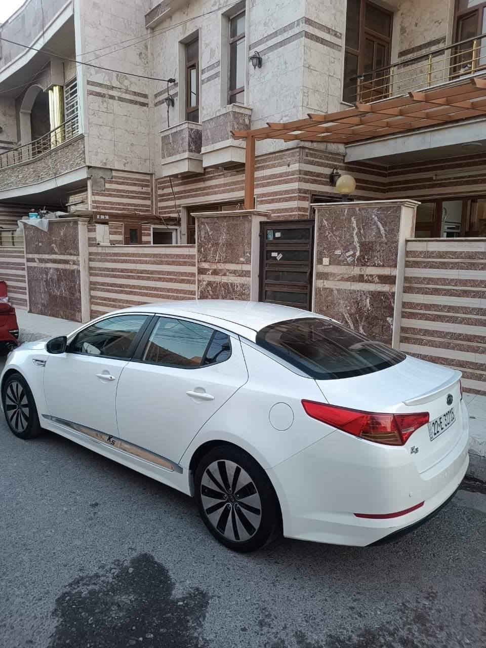 السلام عليكم 
اوبتما K5  كوري 
موديل 2011
لون صدفي 
ما بيها اي ضرر او صبغ  السياره ماشيه 135الف حقيقي 
السياره موجوده بل موصل 
السعر127
***********
