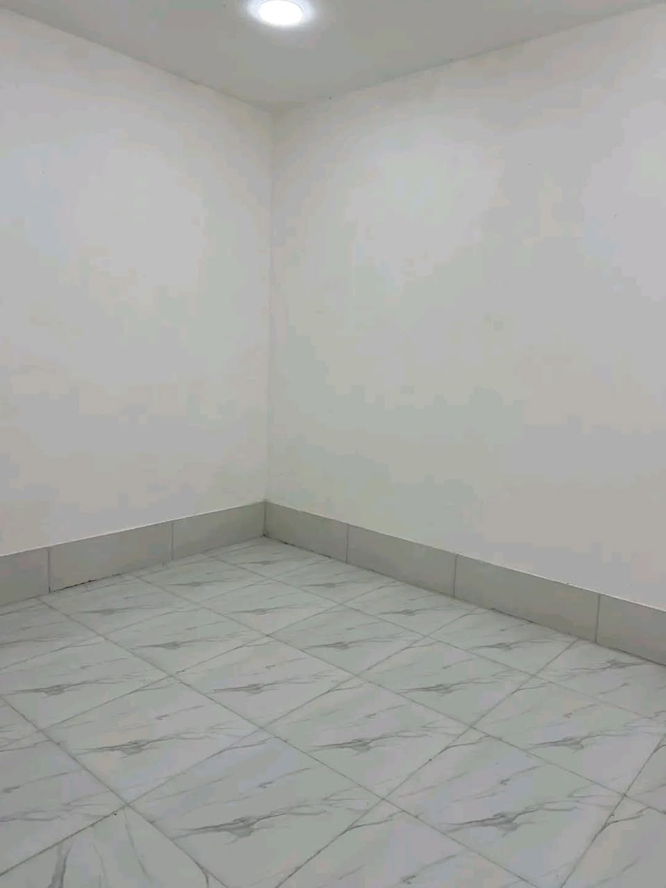 دا🏡ر(مشتملان) للــــــــــبيــع ) 
المساحه 100 متر( 5×20)
«العنوان» الشيشان مقابل الصحفيين قرب سايدين الموضفين 
~"يتكون"~ الدار من 🌹طرمه🔑 استقبال 🔑ممر 🔑مطبخ🔑 صاله 🔑غرفه نوم 🔑🧲
للاستفسار الاتصال على ☎️ ***********
