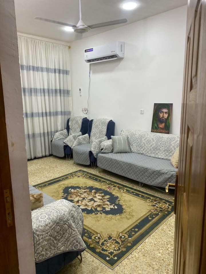 سلام عليكم بيت 100 متر واجهه 5 نزال 20 طابق واحد زراعي 117 مجاور معمل الغاز جاهز من كلشي والصور كدامكم 
للاستفسار ***********
