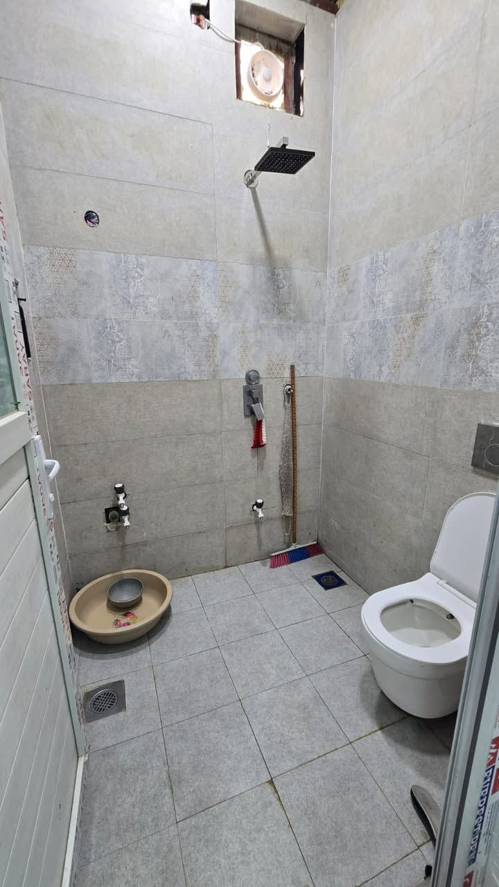 بيت للبيع ⭕️(طابو زراعي سند 25 )(معامله تطويب )
⭕️المساحة :100
⭕️واجها: 5م ✅
⭕️نزال :20م✅
⭕️العنوان الدار  / التقية الثالثة _مجمع الروان النموذجي
⭕️بناء البيت 2025
⭕️بناء كونكريت مسلح 
—————————————
           تـــفـــاصـــيـــل الـــدار 
(كونكريت مسلح )
⚜️ غرفة
⚜️صالة 
⚜️استقبال
⚜️مطبخ 
⚜️مجاميع صحية 

للاستفسار //خاص 
او الاتصال //***********
