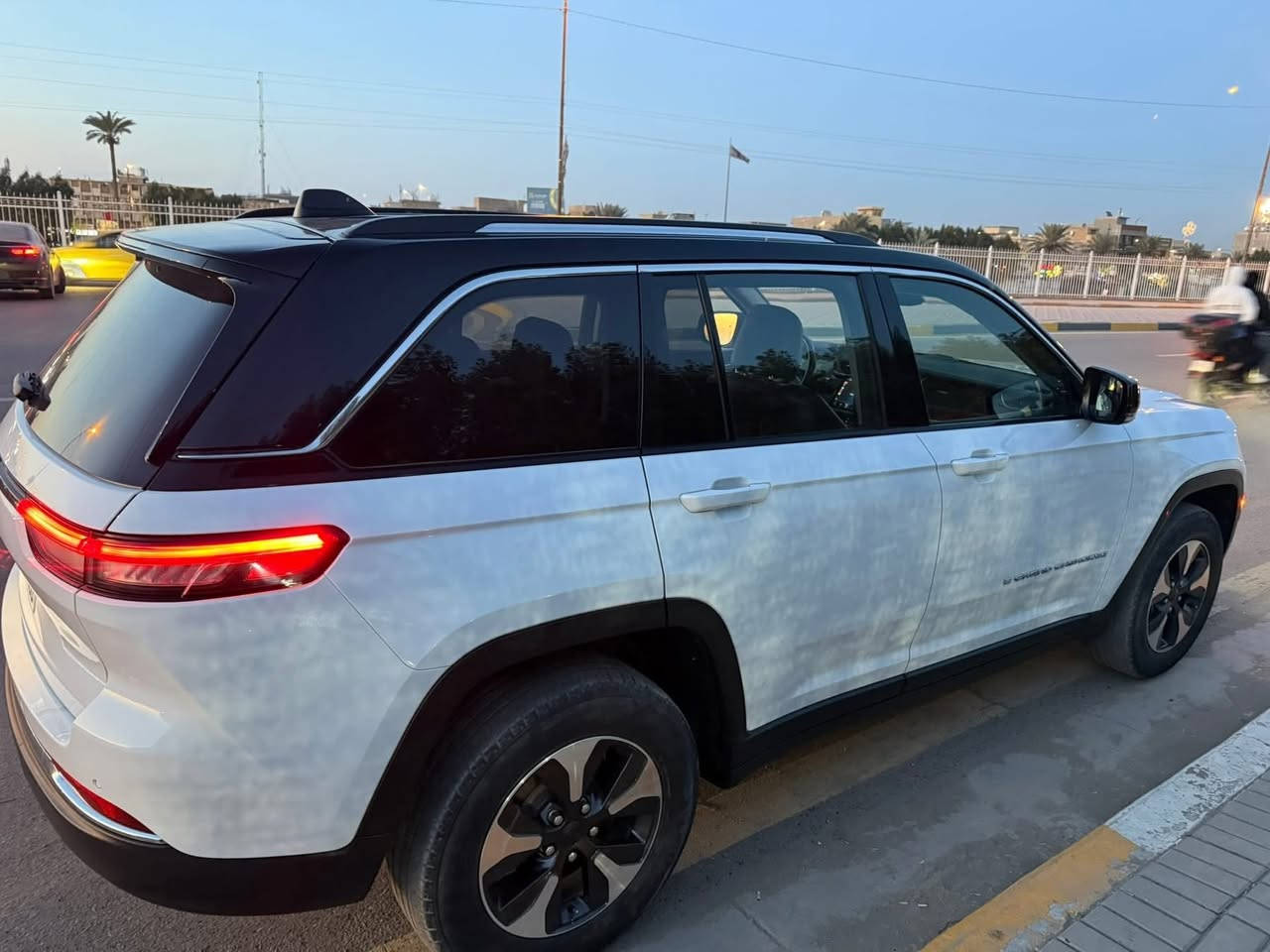 جيب شيروكي لمتد
2024  هايبرد (بلك ان)

بانزين + هايبرد + شحن منزلي

صبغ باب فقط 

بدون ايرباك

صور الضرر مرفقه مع الصور

   

🚨 فول 1/1

 1ثلاث شاشات

بانوراما طكتين

2. بصمة

سستم صوت Alpine

3. تشغيل عن بعد  

5. كشنات جلد

6. كشن السايق ميموري

7. كشنات كهرباء

8. صندوق كهرباء

9. حساسات خلفية مامي 

10.  3 قطع تبريد

11. اشاير بالمري

12. رادار أمامي

13. رادارات 360

14. ثلاث وضعيات قيادة

15.  نظام اختيار الباتري او بانزين

16. كير ماوس

17. نظام منحدرات

18. هيتـرات بالكشنات

19. ويل كب كروم

20. لايتات لد

21. بكلايت لد

22. كشافات

23. بصمة أبواب

فول مواصفات 1/1   

المكان -بغداد  شارع فلسطين

السعر 340$

للاستفسار

***********
