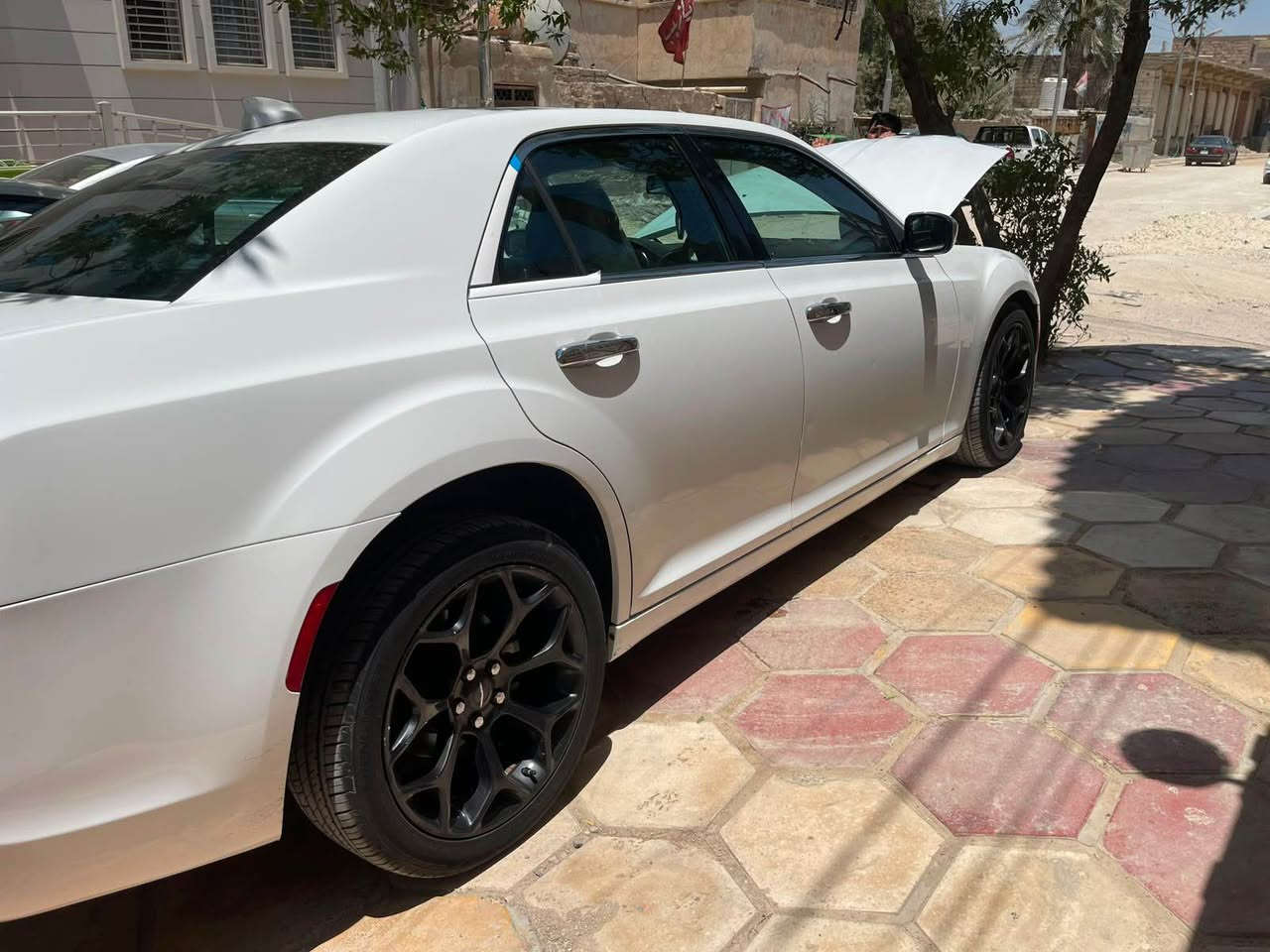 سلام عليكم من رخصت الدمن اوباما وارد كندي داخلة العراق كفالة عامة  بعد دخولة العراق صار بية حادث موضح بلصورة 
موديل 2015 رقم اربيل بسمي 
موصفات السيارة  c معروفة موصفاتة  c سيارة جاهزة من كل النواحي بشرط السيارة استخدام شخصي ماشية230ميل  رقم صاحب السيارة اني مكلف بلنشر  *********** القرنة, البصرة

