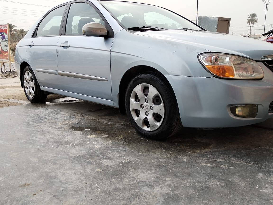 سلام عليكم اسبكترا  مكينه 2000 لا صبغ ولا معجون. بيه قطعه جاملغ امامي وارد أمريكا  رقم بغداد بسمي. موديل 2008. حديد جديده  للاستفسار على رقم *********** الموشراي لا يتعبنه
