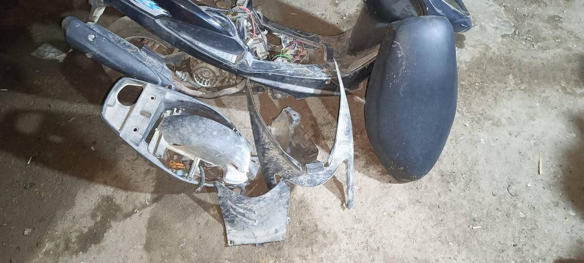 السلام عليكم 
دراجة ماكس عدله للبيع ابيع كوم حديد 
جانت تشتغل وطفت فجأة واذا تشغل ما تمشي ما اعرف شبيها 
مكاني حي طارق رقمي ***********
السعر خاص  كوم حديد
