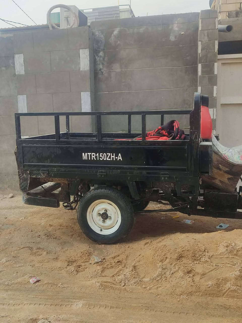 السلام عليكم ستوته أم تي ار موديل 20 اوراق سعر واحد و400 وبيهه مجال للستفسار ***********
