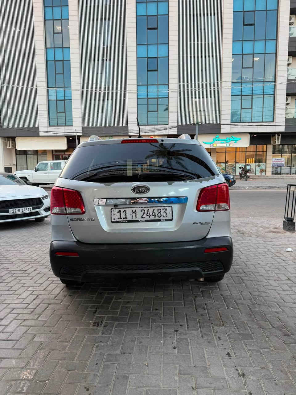 كيا سورنتو EX موديل ٢٠١٣ وارد أمريكي حادث جاملغ ايمن وراجع بارد نفس القطعه الحادث خفيف بدون ايرباكات 
بيهه طخه بالجاملغ الايسر موضحه بالصور استعمال بيت وماشيه قليل 100 الف متصرف عليهه اي شي
صيانه دوريه ملتزم بيهه ( دهن محرك ودهن كير ودهن اكسل ودهن بريك ) 
المواصفات نص فول
محرك ٢.٤
تدفئه وتبريد 
تدفئه بالكشنات 
تحكم ستيرن 
كاميرا خلفيه 
حساسات 
انارة داخليه متغيره
فور ويل درايف
اشارة بالمرايا 
تاير جديد ٢٠٢٥
هزه جديده ٢٠٢٥
منفذ usb و aux امامي
السعر : 140
العنوان بغداد الزعفرانيه
الهاتف :***********
