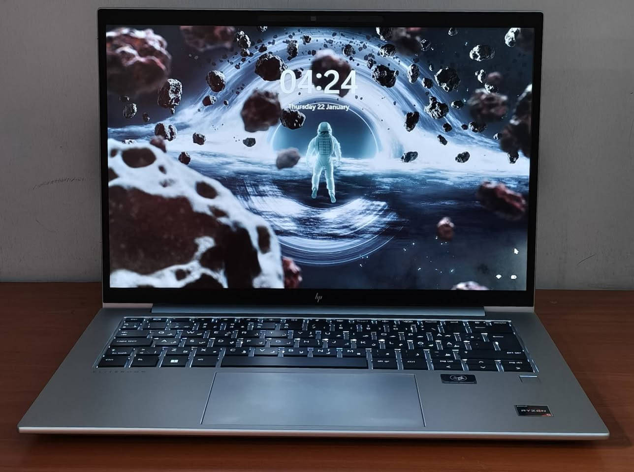 السلام عليكم لابتوب للبيع انتاج حديث جودة عالية للبرامج الهندسية برمجة تصاميم جيل حديث العاب متوسطة سوبر سلم HP مواصفات 

معالج رايزن 5 برو 6650U يوازي الجيل 14
رام 8 كيكا DDR5 الحديث مو 4 
شاشة دقة FHD بدون حواف بنل IPS افضل شي 
كرت شاشة راديون 4 كيكا
كيبورد ضوئي
الجهاز بالكامل من المعدن جودة تصنيع عالية 
شحن تايب + مدخل تايب سي ثاني 
وندوز 11 اصلي او 10 برو
السعر 500 الف بي مجال بسيط
لابتوب كلش نضيف ممتاز للدراسة الهندسية برمجة العاب متوسطة جودة عالية خفيف سلم


**إذا كنت صاحب هذا الإعلان وتريد حذفه لأي سبب، رجاءا أرسل رسالة إلى الدعم الفني**