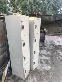 يوجد لوكرت للبيع سعر الوحد20الف رقم الهاتف07713888004ويوجد وتساب