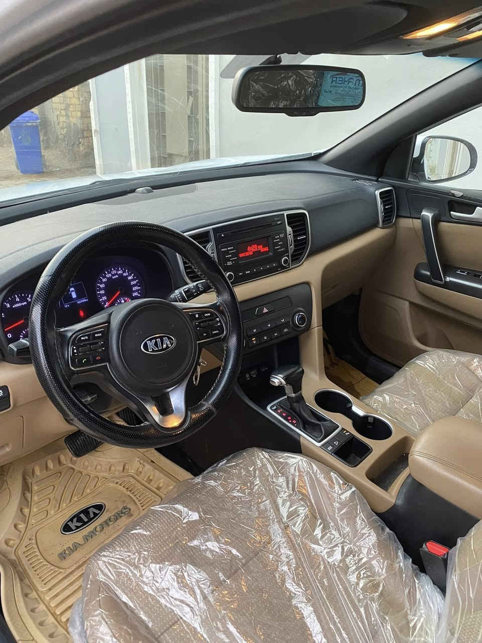 سلام عليكم 
سبورتج خليجي 2017 ( كفالة عامة ) من الصبغ والضربه والبارد گير مكينه مكفولات مكينه 2000 مشروطه رقم اربيل بأسمي 
ماشيه (172 الف ) نص فول 
السعر ١٧٩ وبيها مجال  مكاني دوانيه/ البدير
متواجد فقط اتصال ***********
