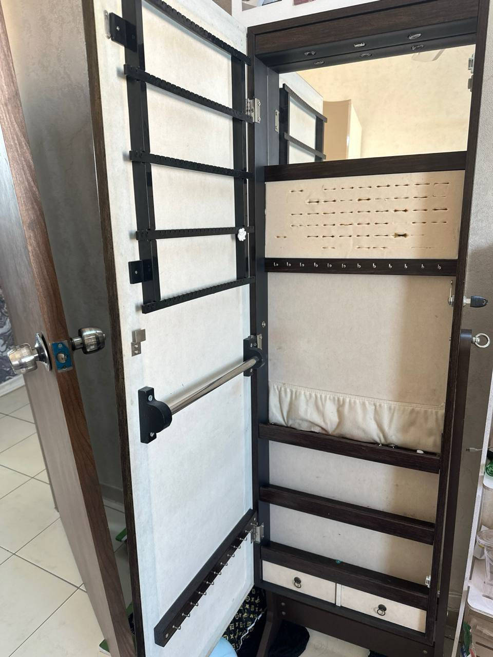 للبيع


**إذا كنت صاحب هذا الإعلان وتريد حذفه لأي سبب، رجاءا أرسل رسالة إلى الدعم الفني**