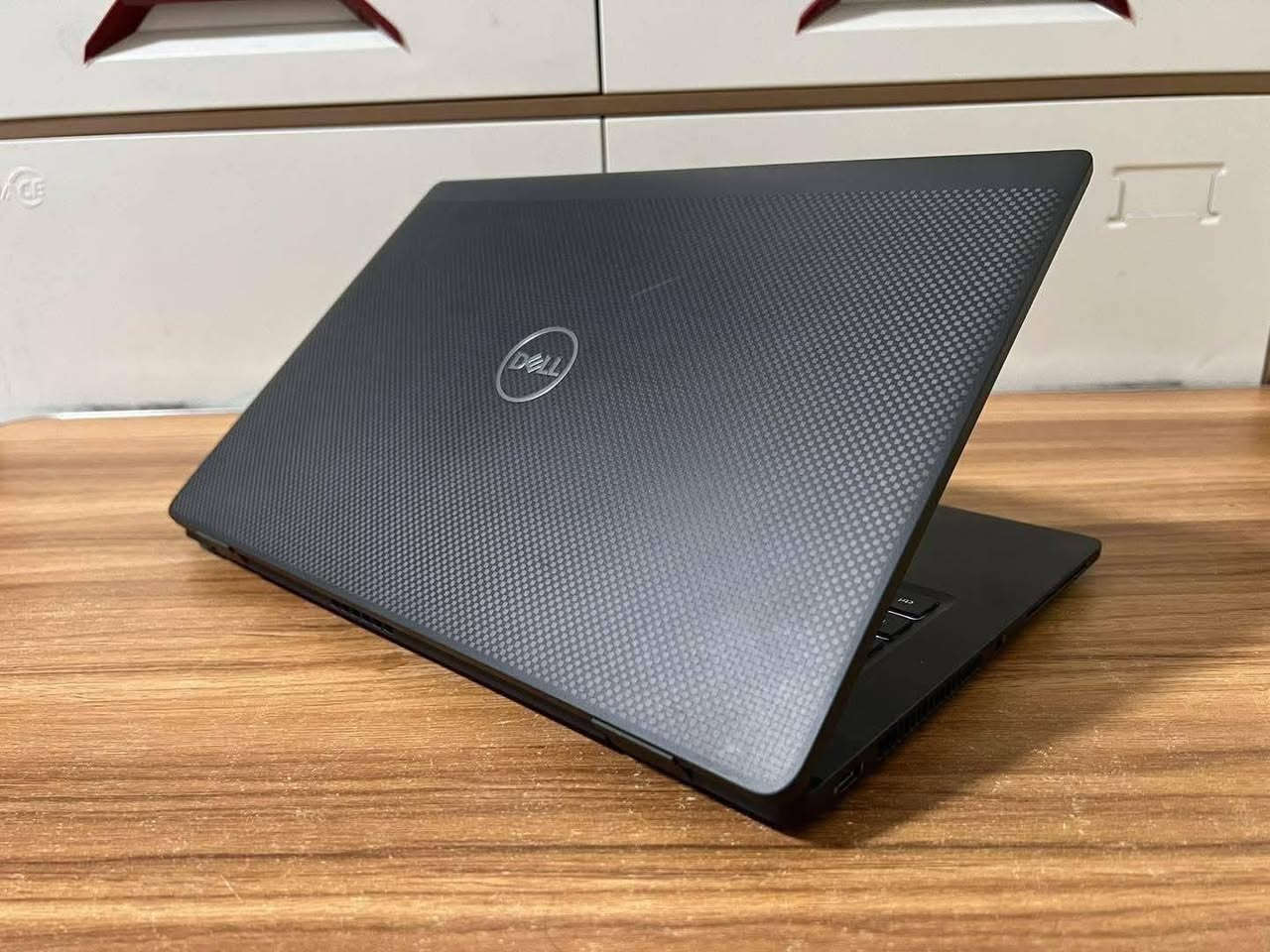 Dell 7420 جيل حادي عشر  
 مناسب للبرامج المكتبية والطباعة والتصفح والدراسة والامن السيبراني وغيرها
. 
 السعر 345 الف مع التوصيل 

.  النظافة شرط اخو الجديد تفحص بيدك واجيك يلة تأخذها 
……………………
 المعالج Core Ci5 -11th  
 ذاكرة الوصول العشوائي (الرام) 8GB 
 التخزين( الهارد) SSD 256GB 
مقاس شاشة(حجم الشاشة)  14
 كيبورد  عربي انكليزي 
…………………………………


**إذا كنت صاحب هذا الإعلان وتريد حذفه لأي سبب، رجاءا أرسل رسالة إلى الدعم الفني**