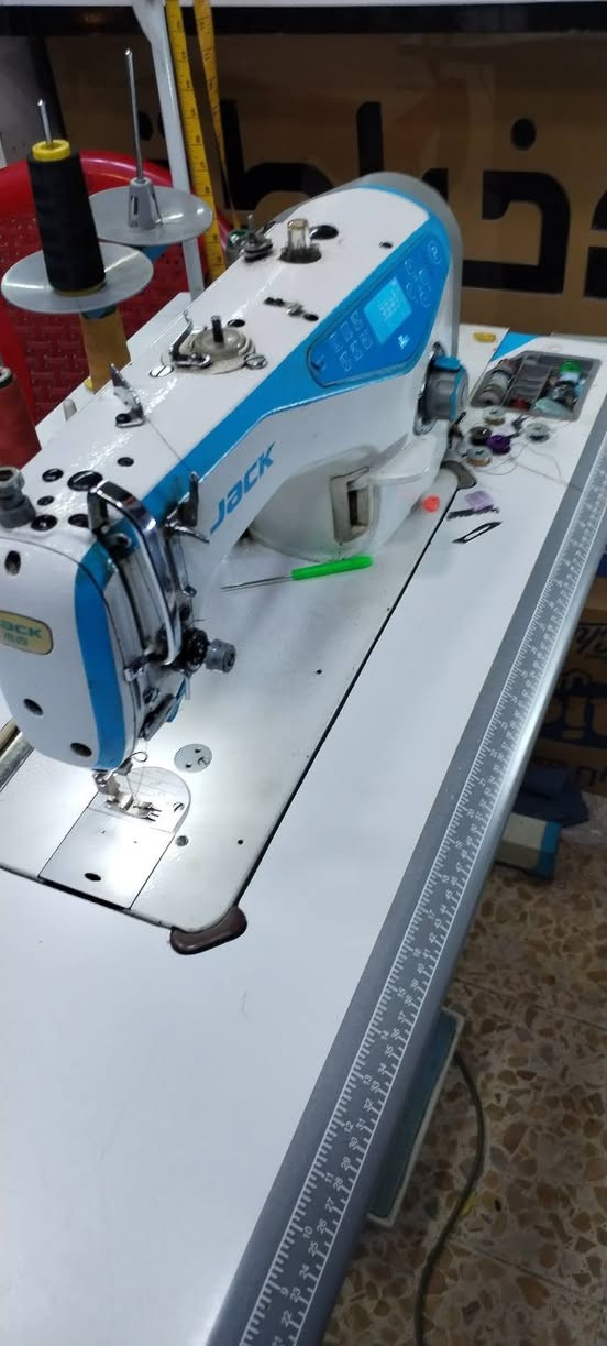 جاكA4 فول مواصفات ناطقه عربي السعر 450 الف بغداد الاتصال ***********

