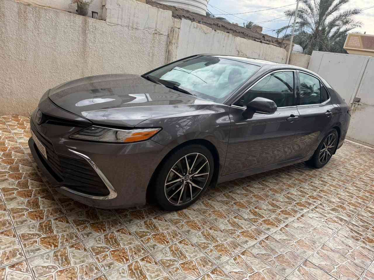 السلام عليكم للبيع كامري موديل 2022 هايبرد وارد أمريكي محرك 2500 رقم بغداد دولي بسمي فول مواصفات 1/1 تبريد تدفئة شغالات تبريد ثلج تخم تاير جديد صدر امامي خلفي جديد سيارا جديده بمعنى الكلمة بعدها بوضع الشركة ماشيه (44كم) ضرار جامرلغ خلفي بدون دواخل بدون ايرباك بيها رش 4 قطع اثر شخوط السعر 145 وبيها مجال العنوان ديالئ رقم الهاتف ***********
