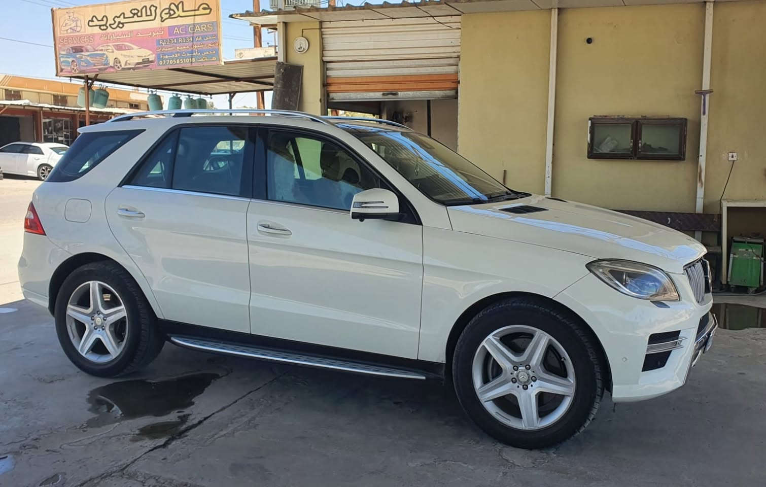 السلام عليكم سياره مارسيدس ML 350 دفع رباعي فول مواصفات خليجي ضرر تبديل بنيد وجامرلغ امامي بدون داخل موديل ١٣ السعر ١٦٠ وبيهه مجال الشراي يتصل على هذا الرقم ***********
