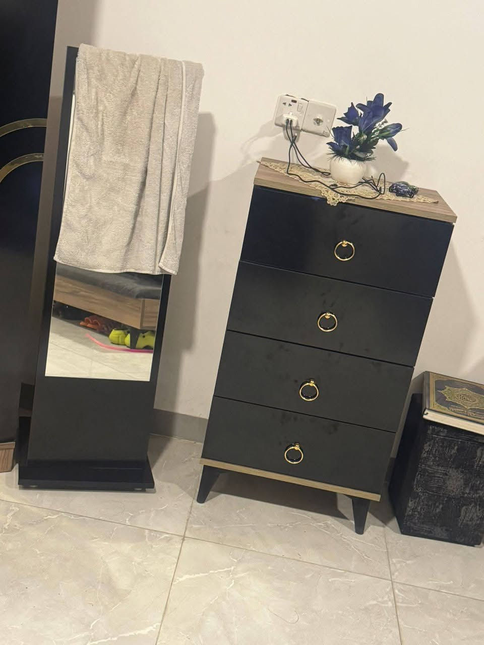 غرفة 10قطع كنتور 8بيبان جرباية ام جك اخت جديدة ب800وبيهة مجال


**إذا كنت صاحب هذا الإعلان وتريد حذفه لأي سبب، رجاءا أرسل رسالة إلى الدعم الفني**