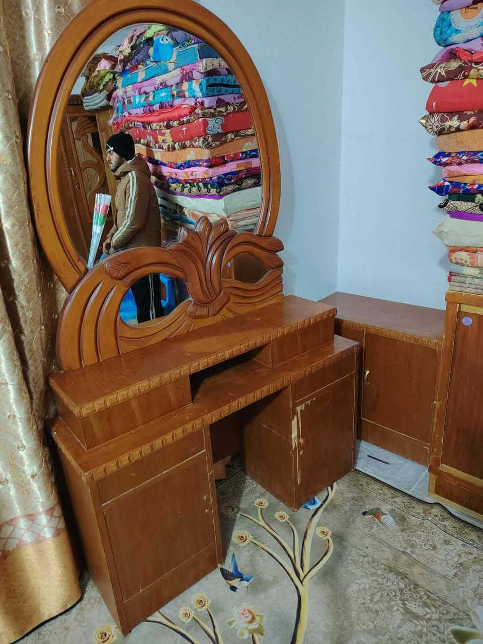 اثاث منزلي باانسب الاسعار للاستفسار اتصال او مراسله واتساب ***********
غرف نوم
ميز طعام
تخامه
غرف اطفال
مراجيح
صوبات
طباخات 
وكافه الاغراض المنزليه  واستبدال الاغراض وشراء المستخدم
