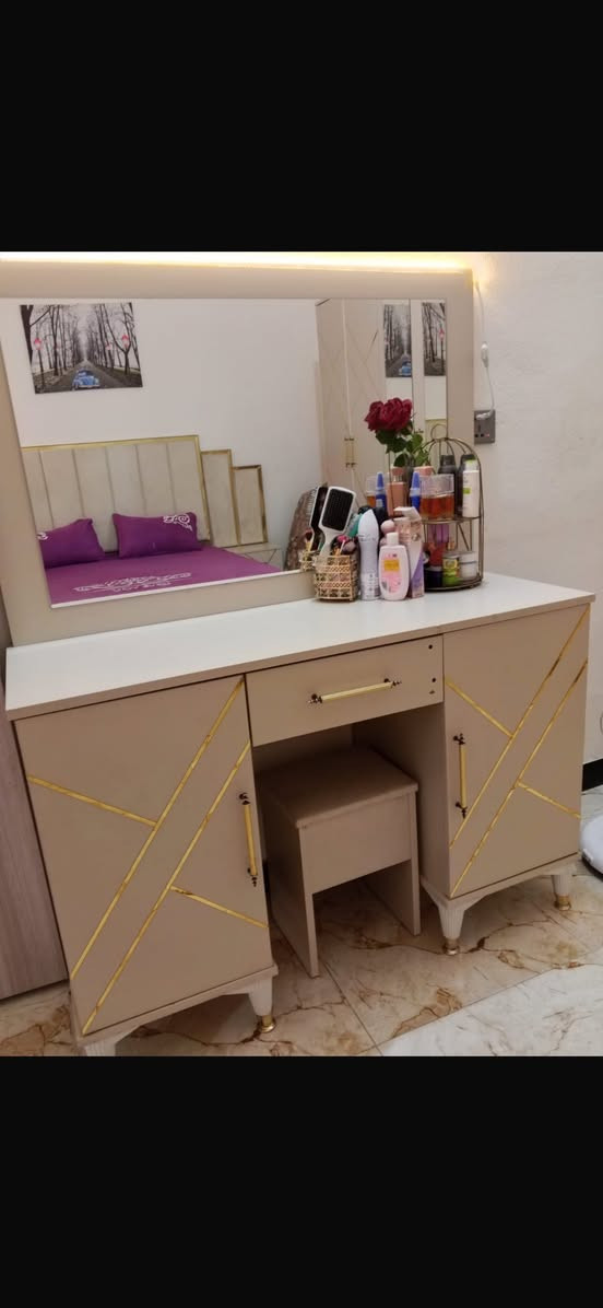 السلام عليكم غرفة للبيع أضرار بسيطة  صارلها سنة ونص تقريبا من ماخذيها يردوها ب٧٥٠ وبيها مجال بسيط


**إذا كنت صاحب هذا الإعلان وتريد حذفه لأي سبب، رجاءا أرسل رسالة إلى الدعم الفني**