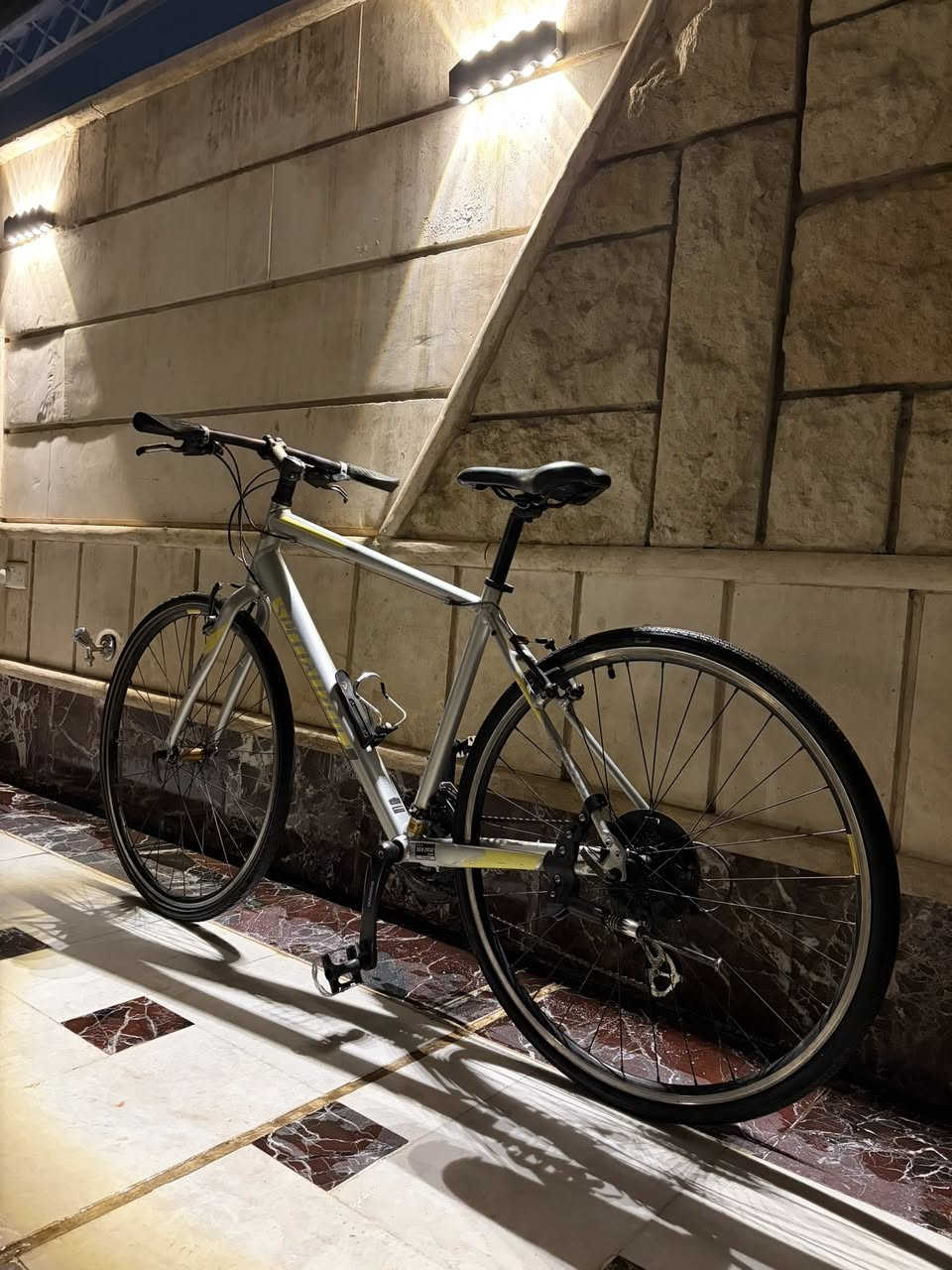 السلام عليكم
للبيع سبشلزد SPECIALIZED🌟

المعدن المنيوم 
سستم شيمانو التوس 
8x3 
حجم الفريم M 
حجم التاير 28 
الدراجه كامله مكمله اي نقص ما بيها 

السعر 245 الف 🌟
مكاني بغداد زيونة 710📍
للتواصل/***********☎️
يتوفر توصيل جميع انحاء العراق🚚
