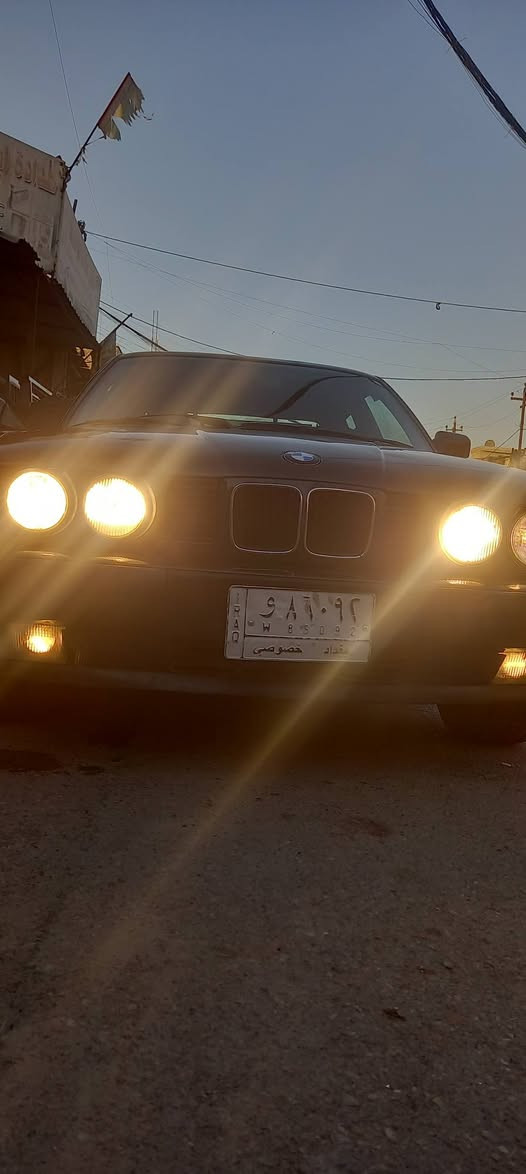 سلام عليكم عندي هاي بي ام موديل ٩٠اصلي الحجم مفتوح ٥٢٥ كير عادي مكينه وكير جديد تخم تاير جديد ويل كب جديد جام كهرباء دبل كمبيوتر بدون تبريد اصلي رقم بغداد تحويل مباشر داخل جلد كهربائي كل شغاله فتحه سنتر لوك مكانه لشعب رقم ***********لسعر  ٢٩
