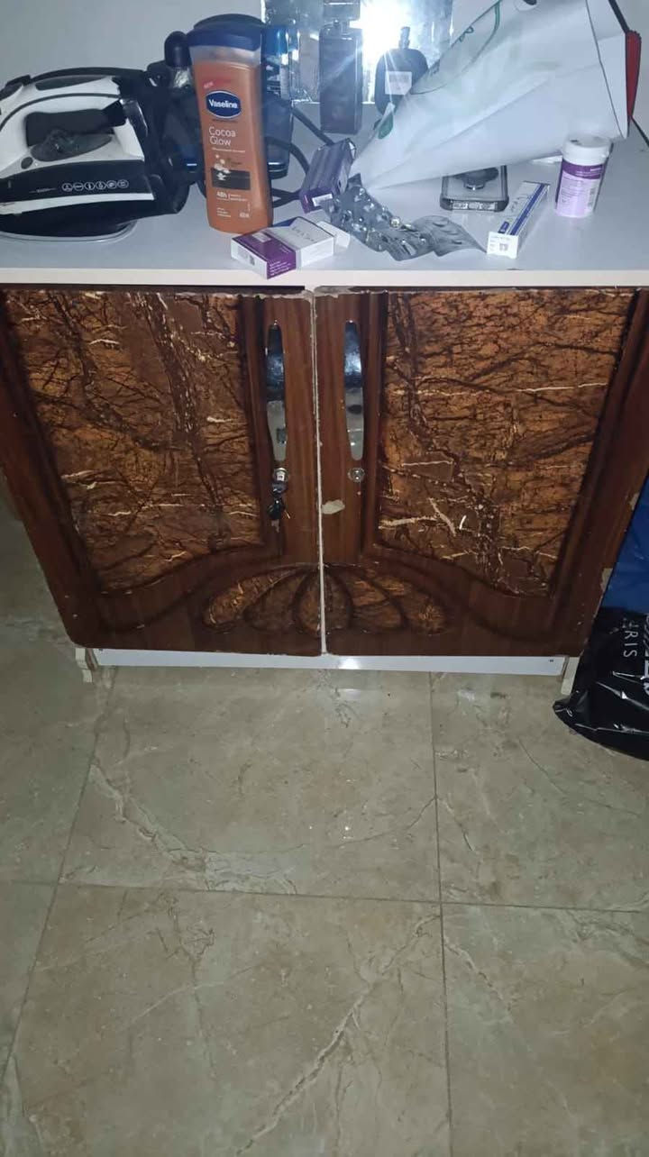 ‎خزانة بابين +كومدينة صغيرة نفس لون نضافة ممتازة وخزانة 3ابواب نضيفة بس بدأ شوي تزبيط شد براغري لكل‎ أربيل, العراق


**إذا كنت صاحب هذا الإعلان وتريد حذفه لأي سبب، رجاءا أرسل رسالة إلى الدعم الفني**