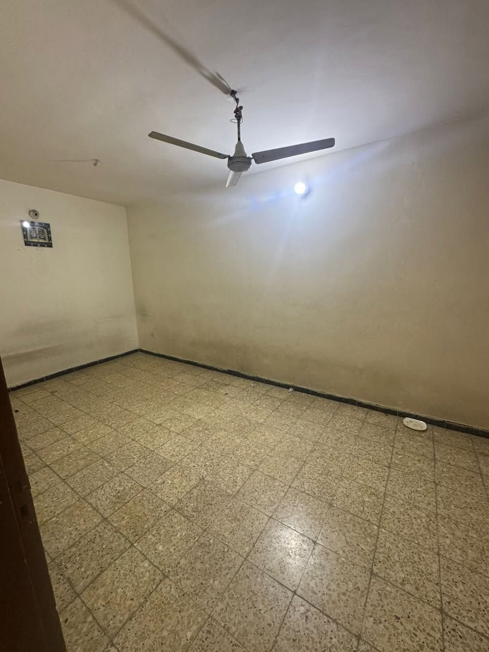 💎 للإيجار في السيدية 💎
📢 منشور رقم: ((٥٨٥))
للإيجار في السيدية
شقة طابق اول

تتكون من:
• ٣ غرف نوم
• صالة
• مطبخ
• خدمات
💰 بدل الإيجار: ٥٠٠ ألف 
موقع السيدية شارع الصناعة

📞 للاستفسار أكثر لاتصال عبر

 الرقم التالي ***********
